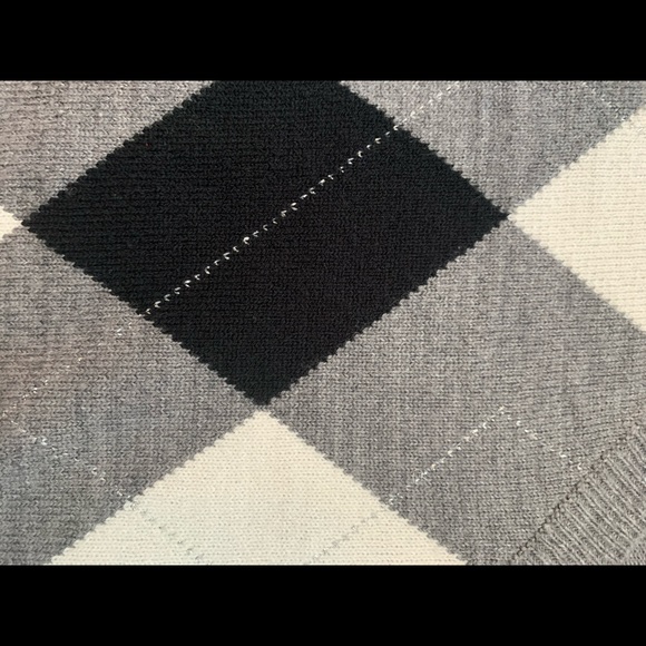 New York & Co Argyle sweater - Picture 3 of 3